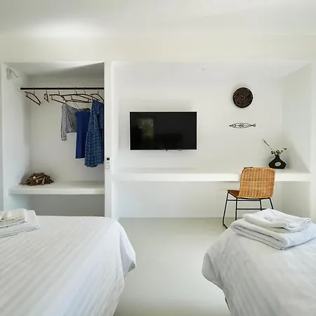 Teal Rock Mykonos אנו מרה